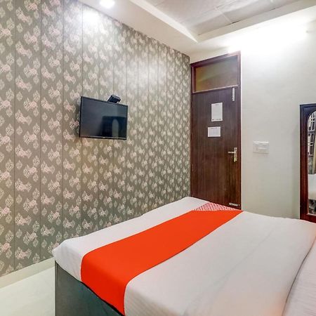 Oyo 74060 Taj Residency Hotell New Delhi Exteriör bild