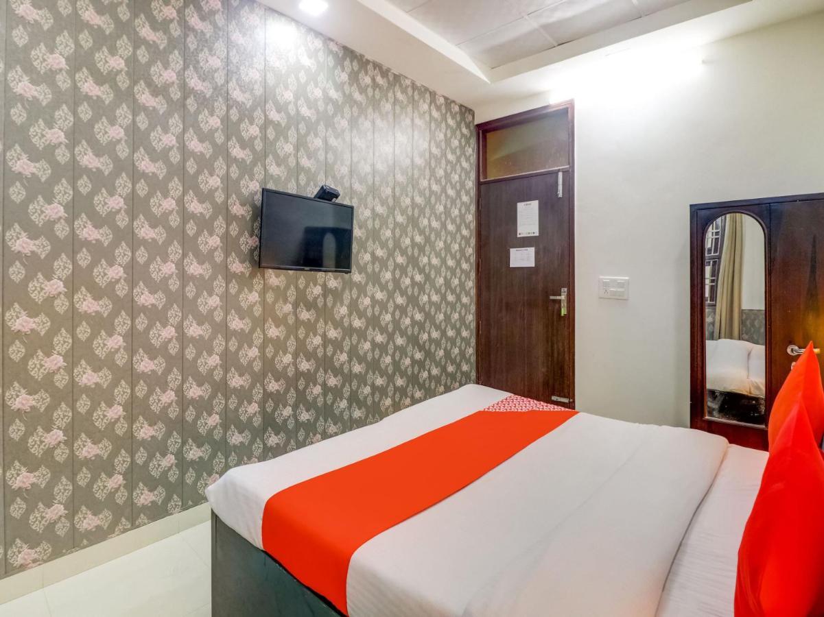 Oyo 74060 Taj Residency Hotell New Delhi Exteriör bild