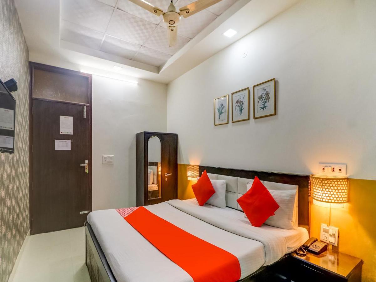 Oyo 74060 Taj Residency Hotell New Delhi Exteriör bild