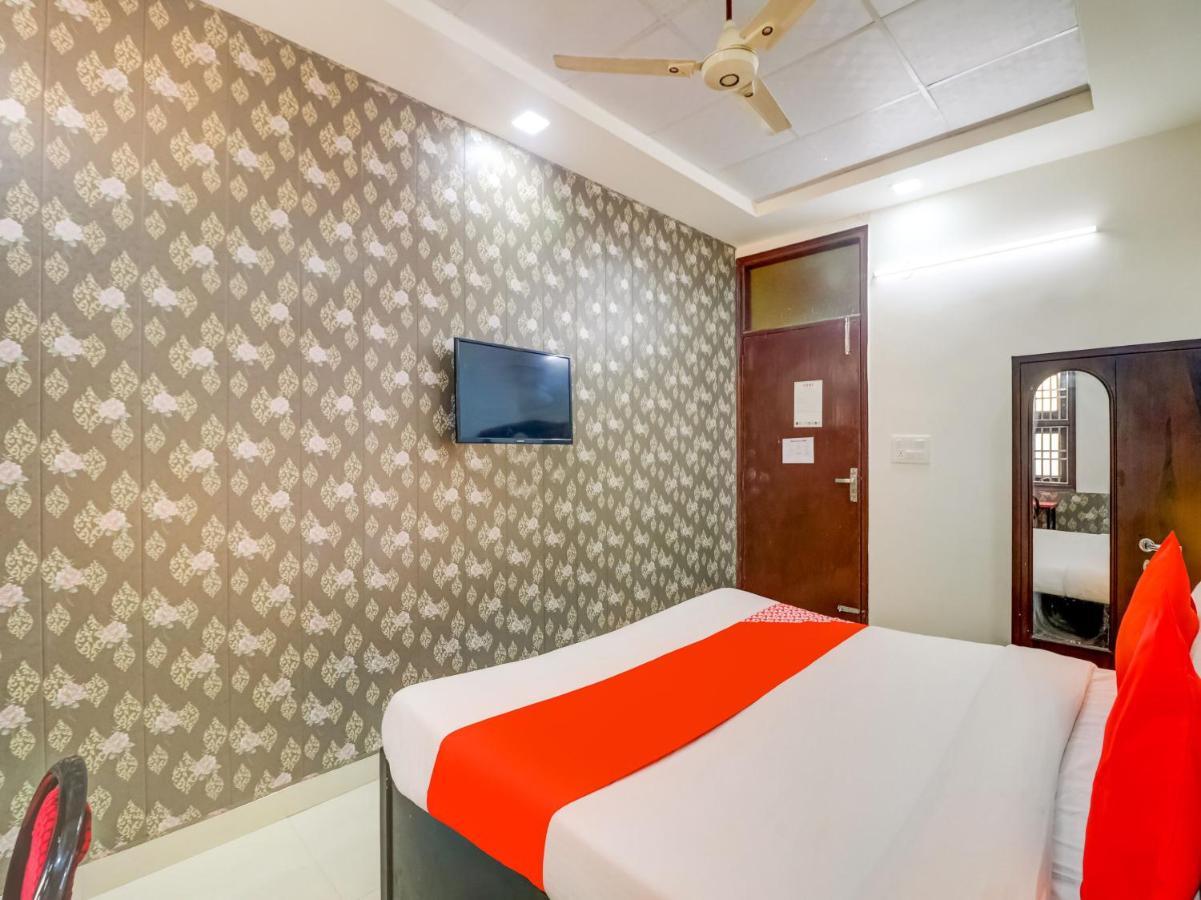 Oyo 74060 Taj Residency Hotell New Delhi Exteriör bild