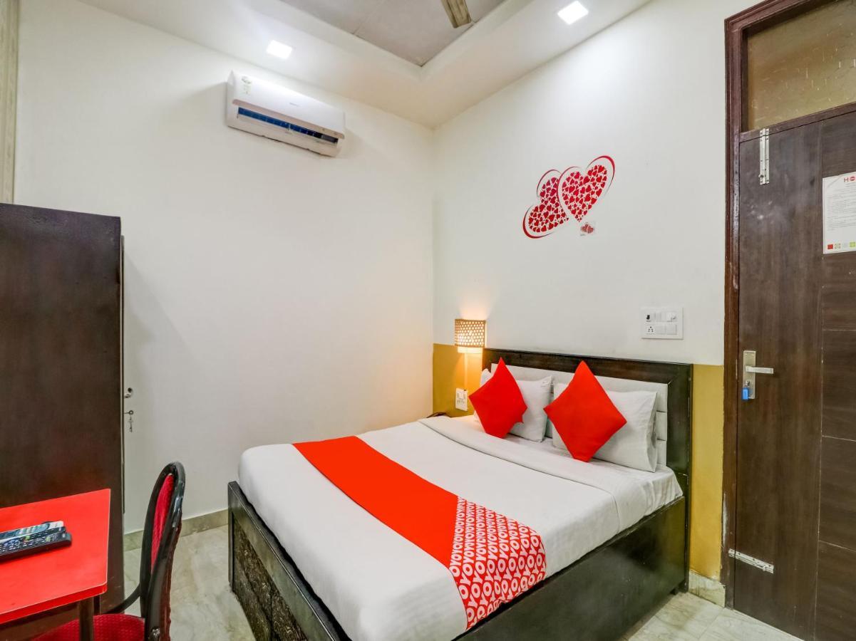 Oyo 74060 Taj Residency Hotell New Delhi Exteriör bild